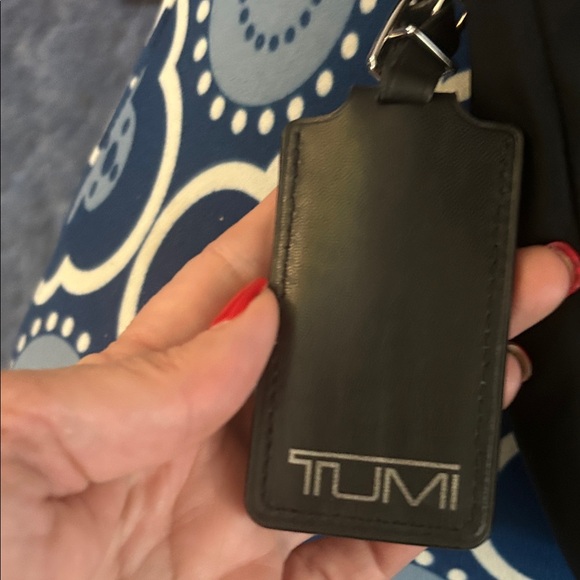 TUMI LUXURY CROSSBODY TRAVEL BAG NWOT - Picture 6 of 8